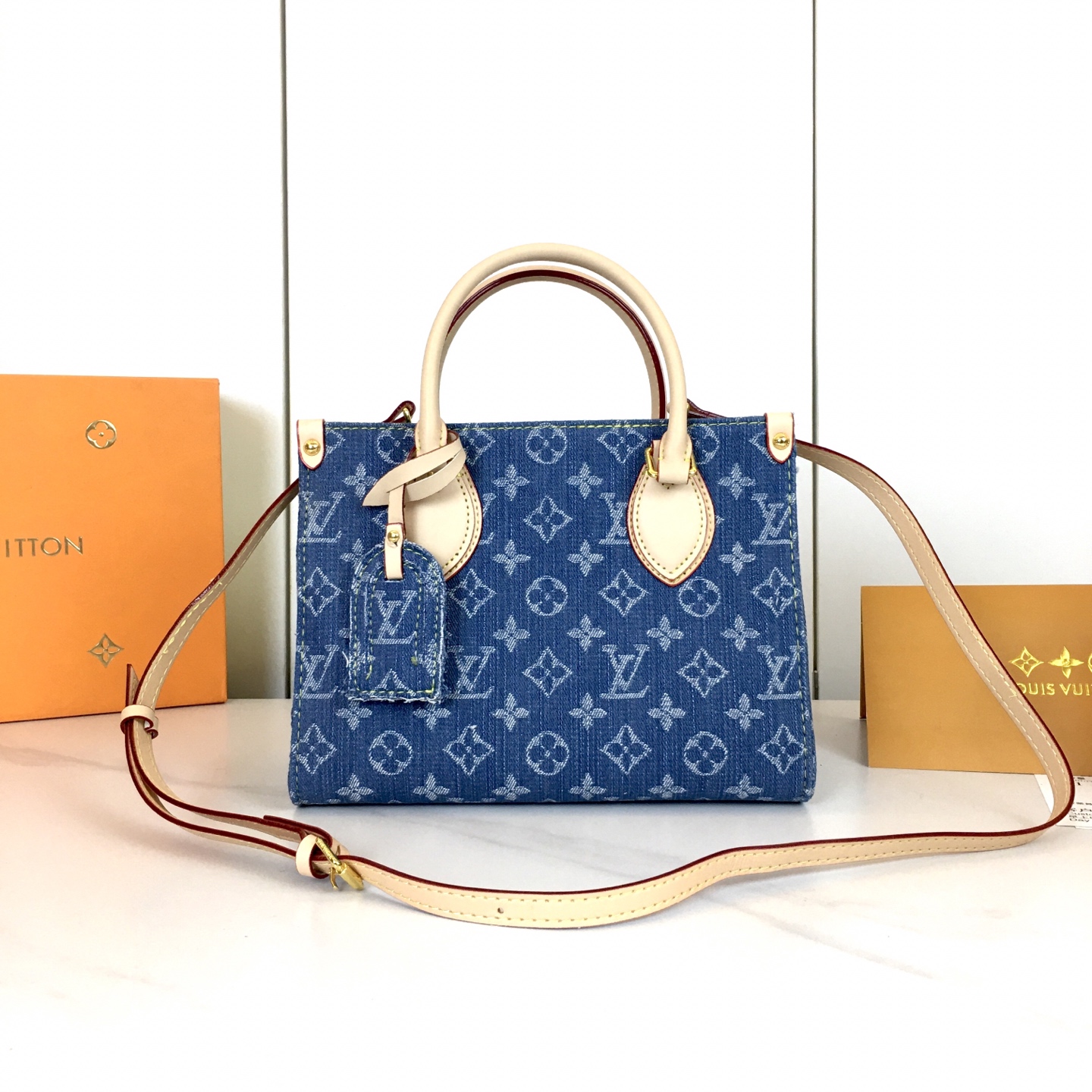 LV bag 773